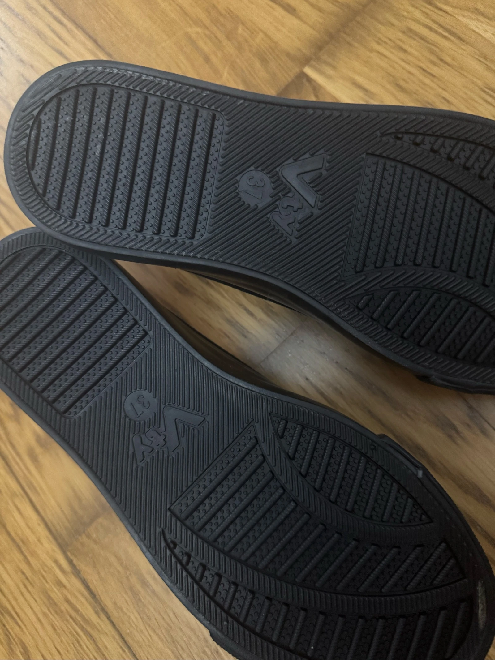 Tênis pretos estilo Converse – photo 7